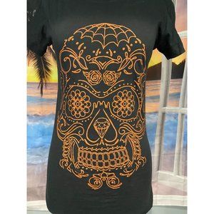Active Apparel black tee with orange skull Medium